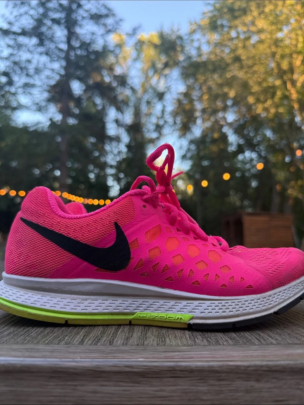 Nike Pegasus 31 Women's Hot Pink and Black Athletic Running Shoes